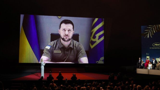 Президентът на Украйна Володимир Зеленски направи специално видеообръщение на церемонията