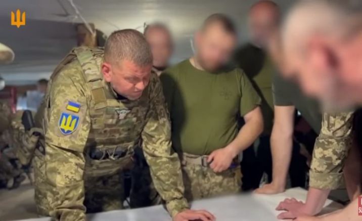 Откритият конфликт между президента на Украйна и главнокомандващия на въоръжените