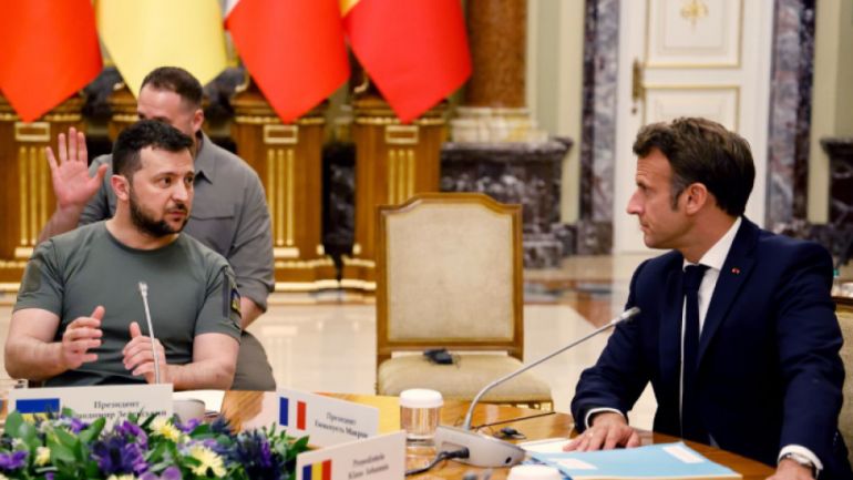 Президентите на Франция и Украйна Еманюел Макрон и Володимир Зеленски