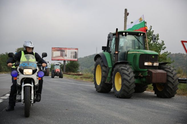 Протестите за спасяване на българското земеделие продължават Във вторник ще