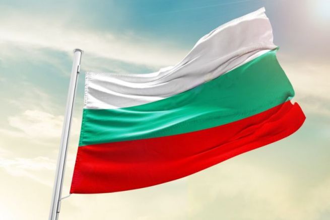 Ренета ТрифоноваДнес ще бъде издигнат българският флаг на пилона на