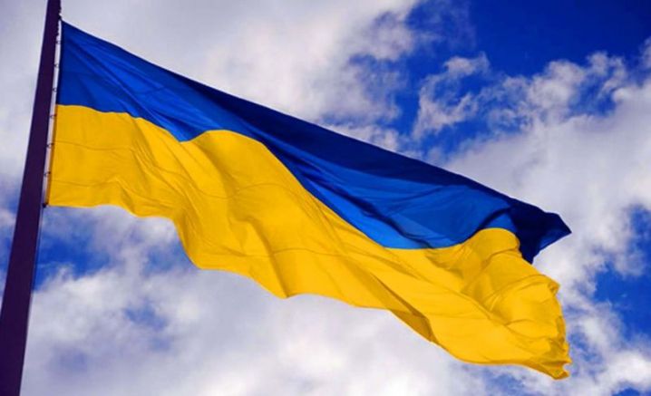 Властите в Киев са призовали гражданите незабавно да намерят укрития