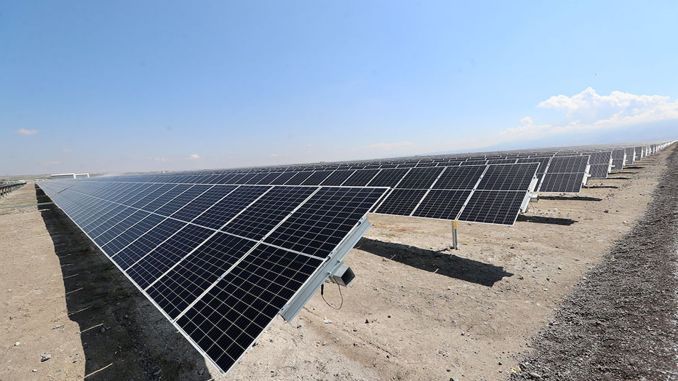Турция официално открива най голямата слънчева електроцентрала в Европа построена върху
