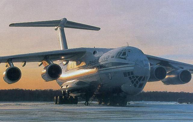 В руския Уляновск военно-транспортен самолет се взриви по време на