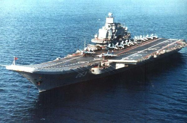 Военните и корабостроителите в Русия се опитват взаимно да си