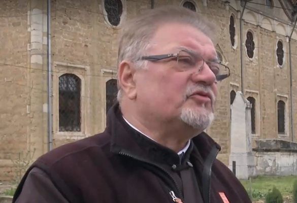 Свещеник от Свищов съди собственици на съседен на църквата имот