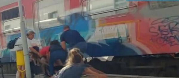 Жена се опита да се качи на влак в движение