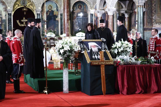 Присъствието на представляващия украинската православната църква митрополит Епифаний на опелото