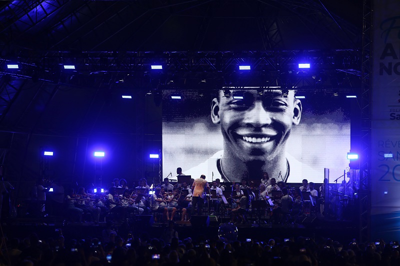 Бразилия се сбогува с Краля на футбола (снимки)