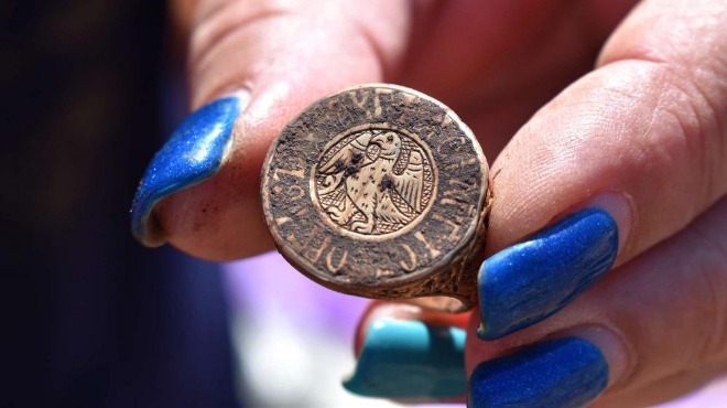 В Калиакра откриха масивен златен пръстен на член на византийската императорската династия на Палеолозите