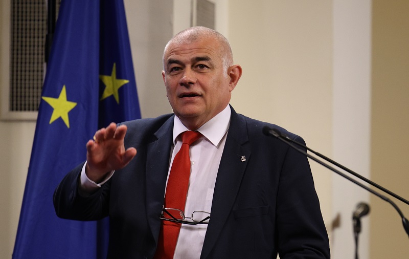 Гьоков се оплака: Президентът прави политически проекти на гърба на БСП