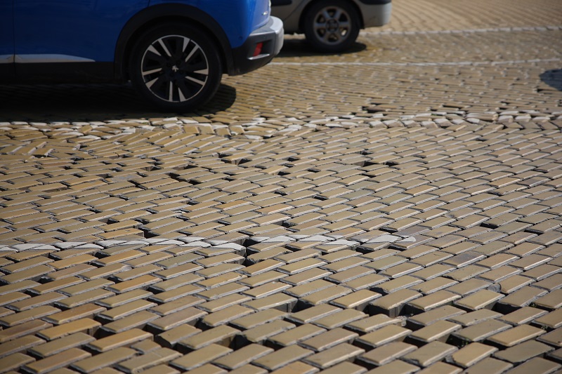 Пускат движението в ремонтиран участък от трасето с жълтите павета след поредното пренареждане