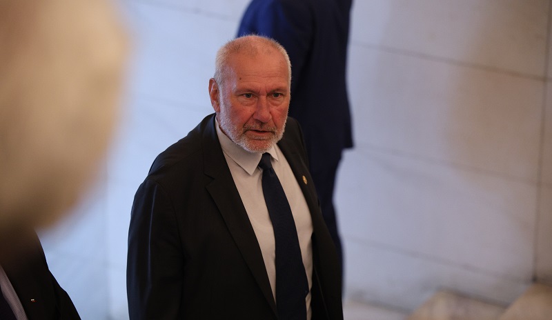 Проф. Овчаров: Вандали разбиха павилионите на паркинга на Перперикон