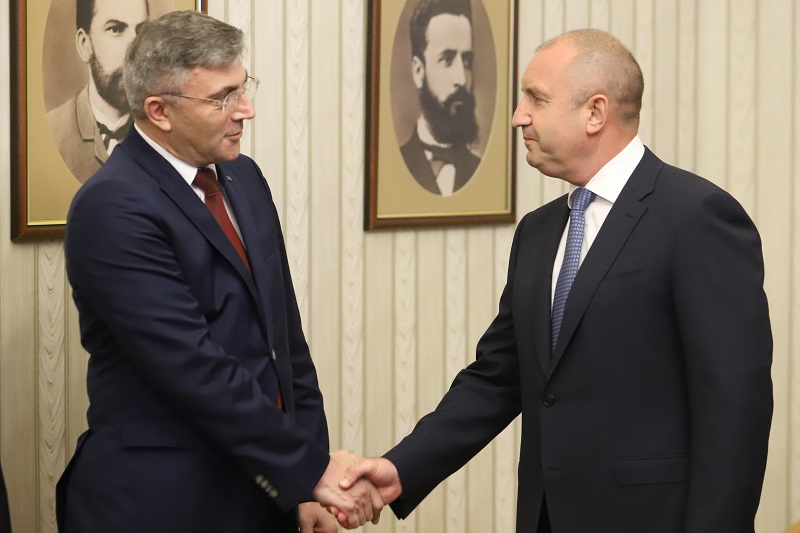 Радев с комплименти към ДПС: Винаги сте апелирали за диалог, политическият опит, който натрупахте, означава много висока отговорност