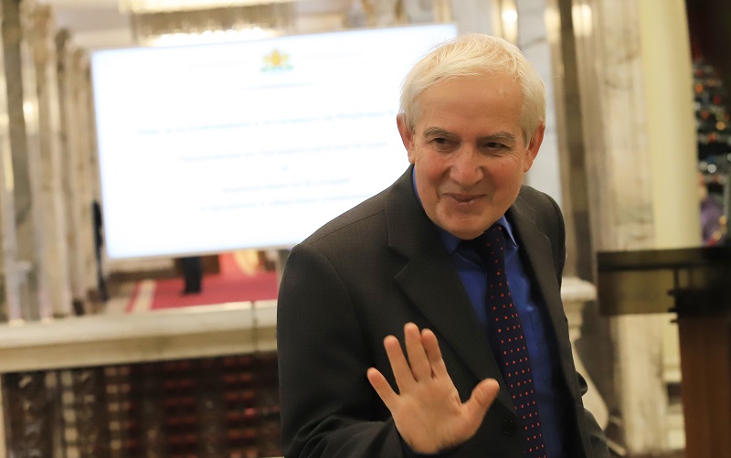 Теодосий Теодосиев: В казармата без малко да убием Живков със заблудена ракета, докато не се намери, не може да се каже дали е падал метеорит