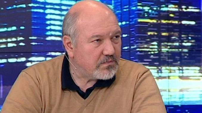 Александър Маринов брани Радев: Президентът не е единственият лидер, който иска мир в Украйна