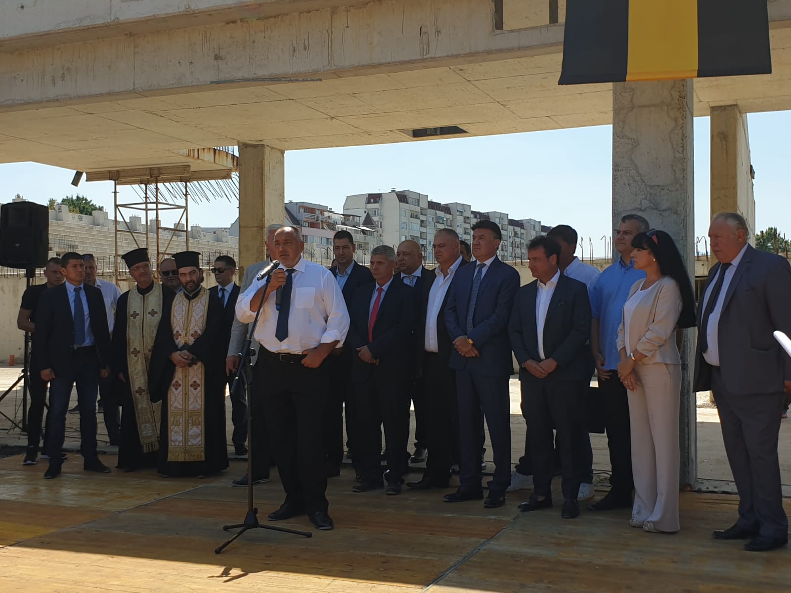 Борисов към футболните фенове: Не се бийте, а си пазете игрищата