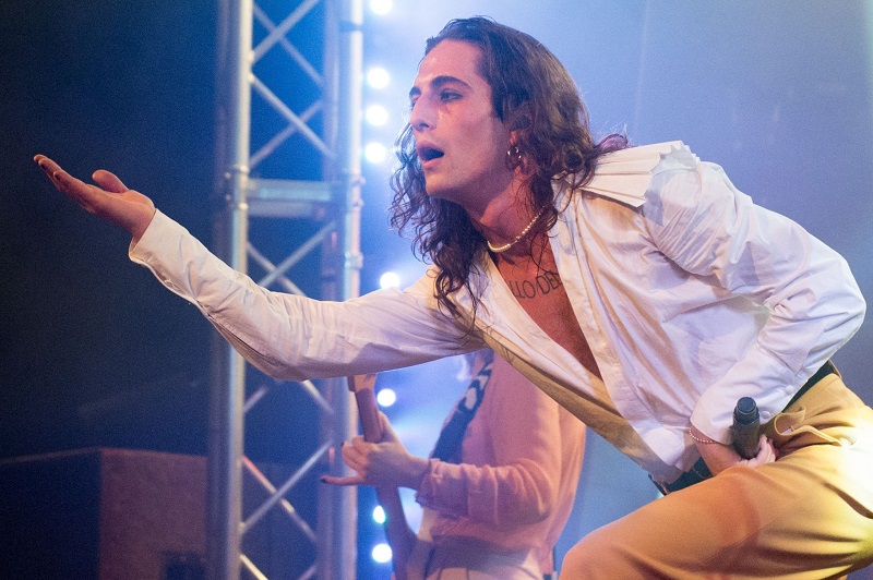 Фронтменът на "Манескин" псува Путин на концерт в Рим