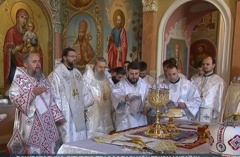 Митрополит Епифаний служи в Киево-Печорската лавра – УПЦ си върна светинята и там вече звучи украински език (видео)