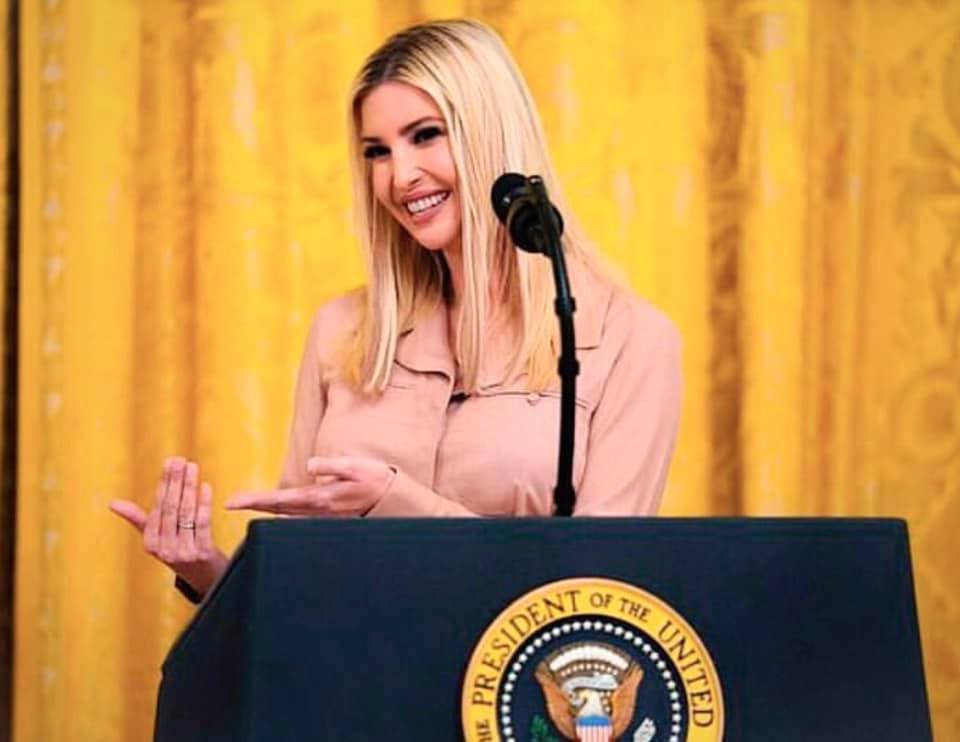 Иванка Тръмп дръпна реч пред татко на фона на 659 млрд. долара заеми за малкия бизнес