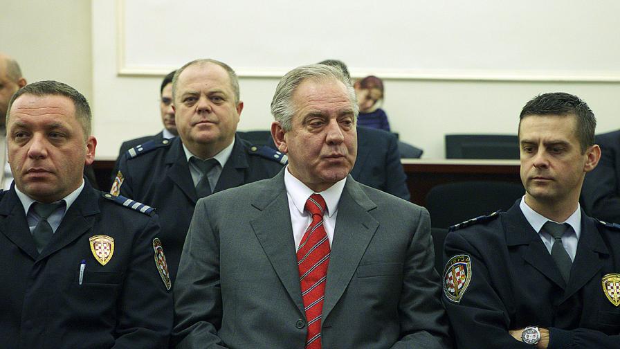 Бившият хърватски премиер Иво Санадер получи още една присъда от 8 години затвор