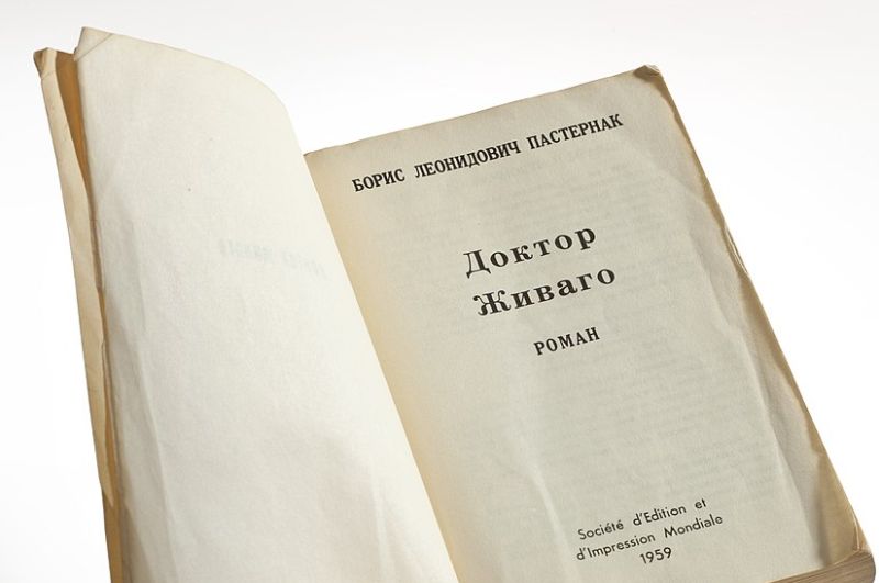 Почина човекът, който изнесе от СССР романа „Доктор Живаго” и го спаси от цензурата