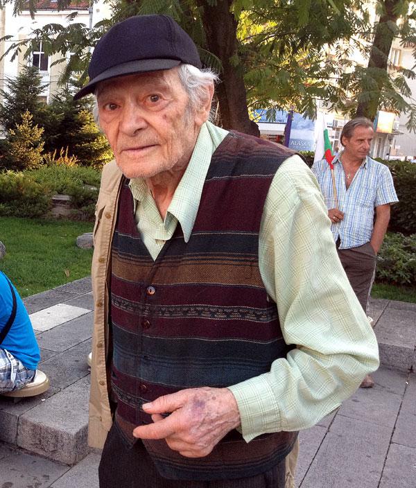  Отиде си бай Иван! Истинският антикомунизъм намаля