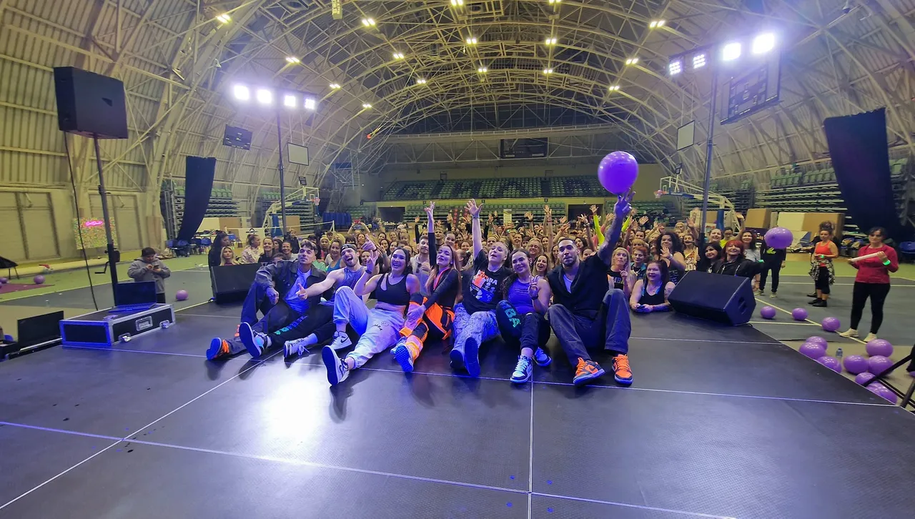 „Различни, но в ритъм“: ZUMBA в сърцето на София обединява с музика, танц и усмивки