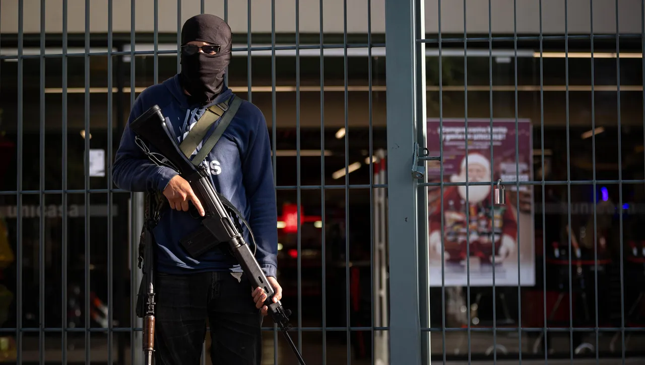 Министърът на отбраната Владимир Падрино разпространи изявление с което подкрепи