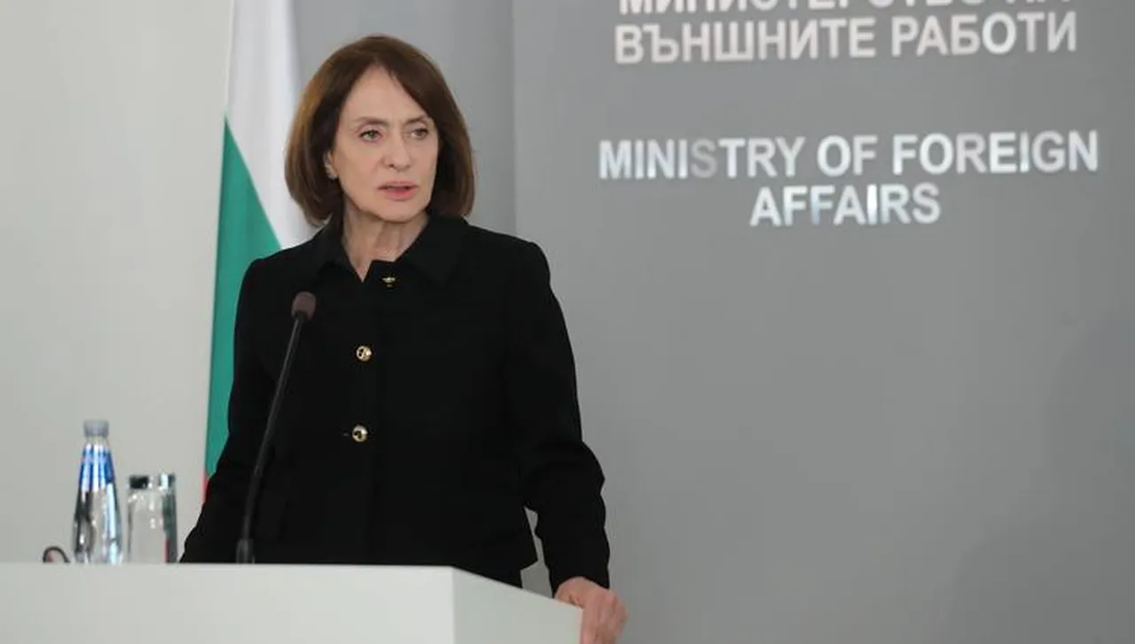 Нейнски: Знаехме, че Тръмп ще удари Иран, това е риск за съседните държави и за България  