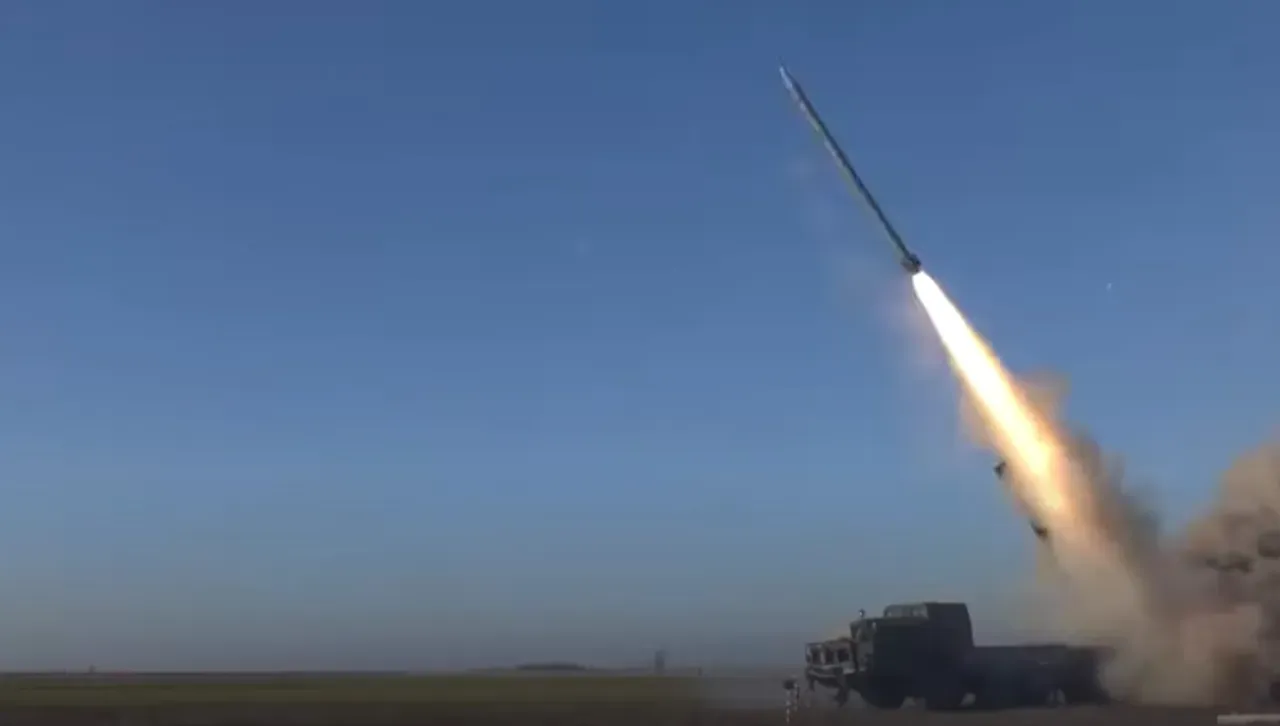 Касетъчна ракета удари Израел: Тел Авив готви ответен удар по Иран