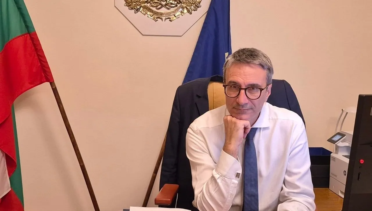 Трайчо Трайков с рекорд! Подписал 160 допълнителни споразумения по енергийни мерки от ПГУ