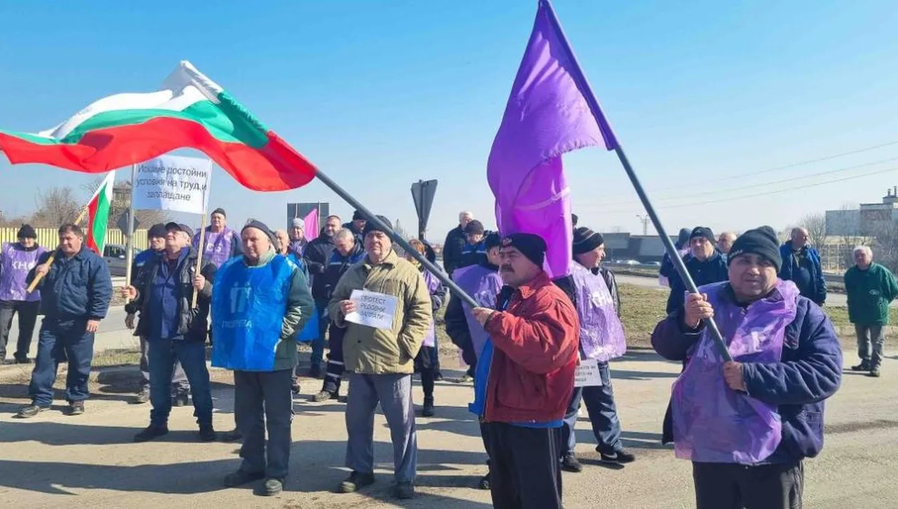 Затварят пътя София-Варна за час: От „Терем – Хан Крум“ за танкова техника са на протест 