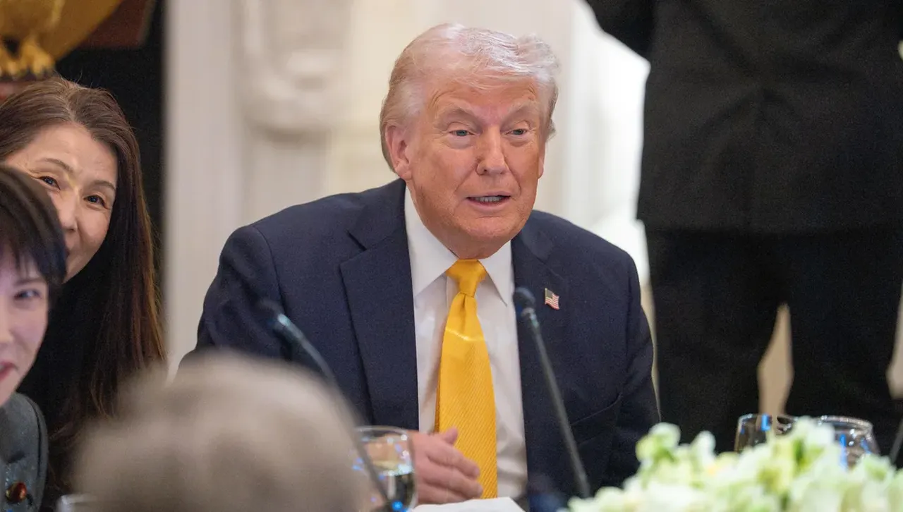 ARG: Рейтингът на Доналд Тръмп отчете рекордно дъно 