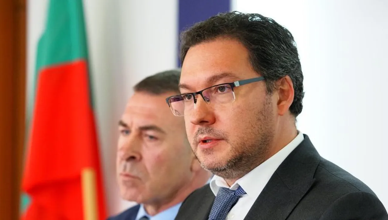 Премиерът: Уволнението на Митов не е на дневен ред