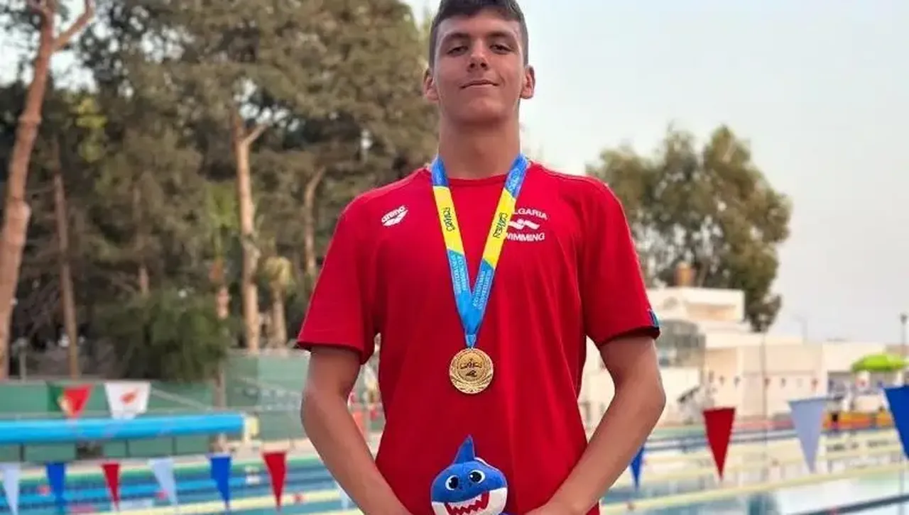 Петима българи ще плуват на Световното първенство за юноши в Отопени