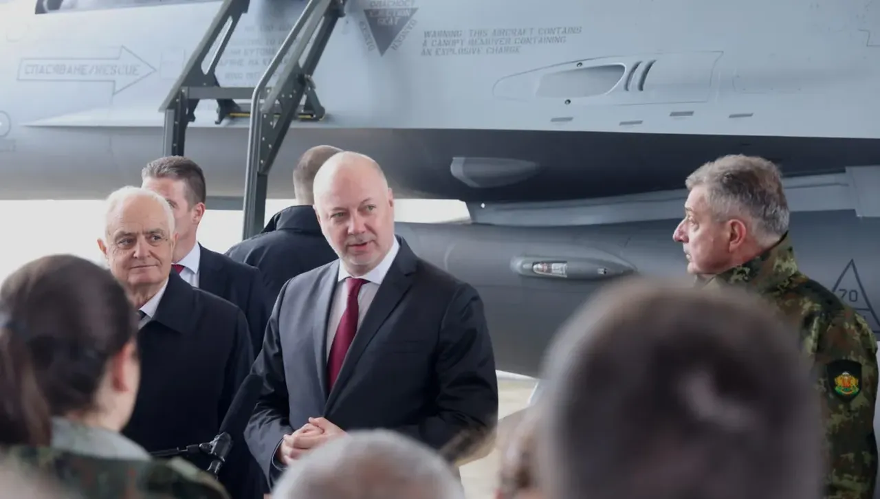 Росен Желязков: Този прекрасен боен  F-16 е символ на стратегическото партньорство България-САЩ