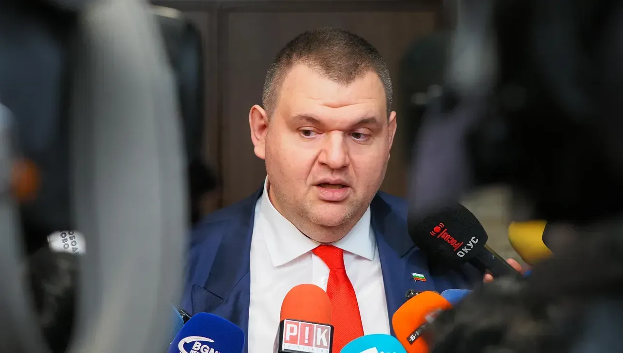 Желязков отговори официално на Пеевски за мерките по кризата с водата 