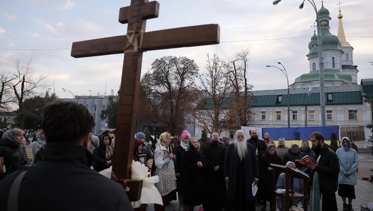 През 1912 г при научна обиколка в библиотеката на Михайловския