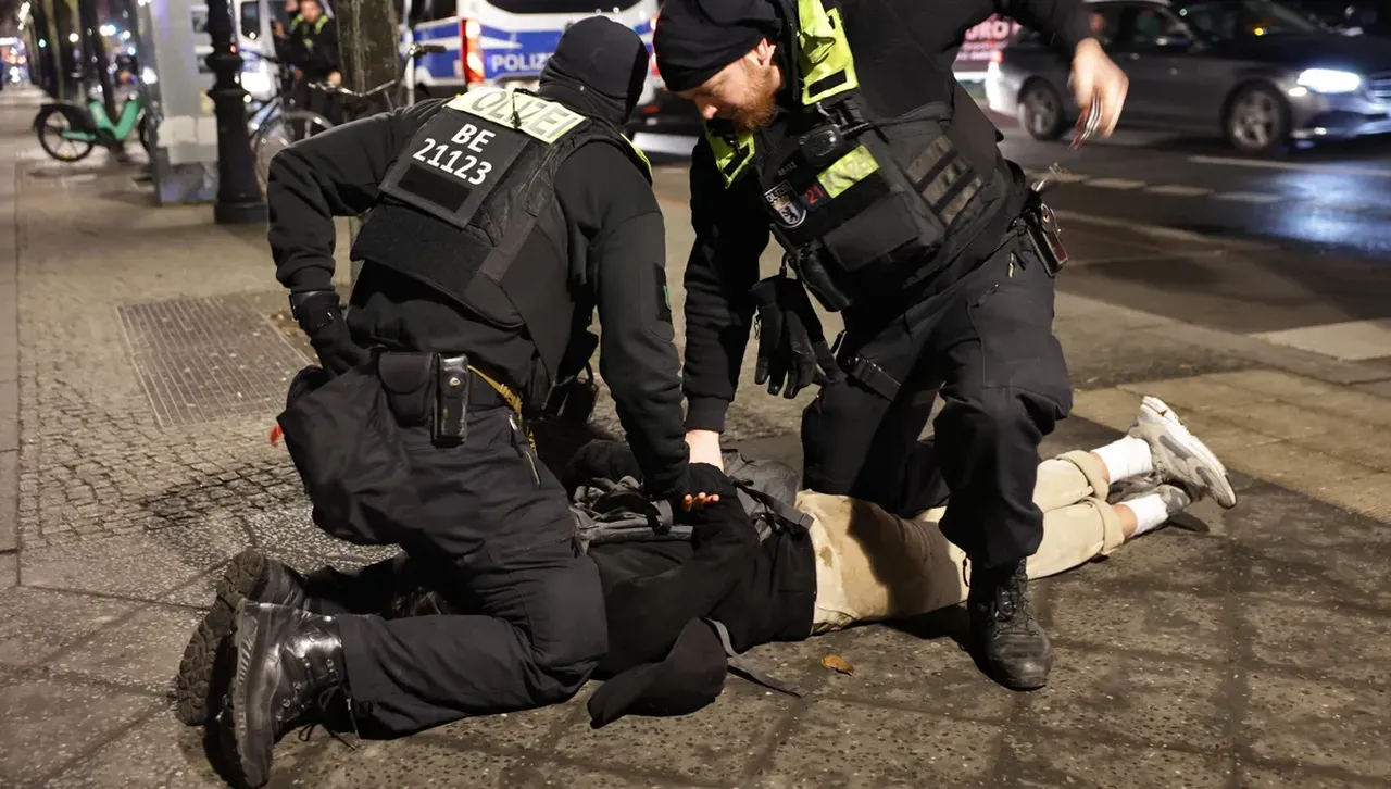 Автомобил се вряза в тълпа от хора в Манхайм, Германия