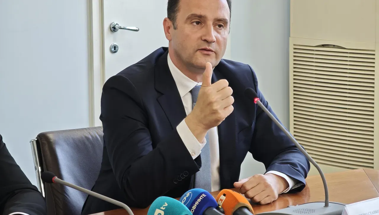 Станков: Няма непосредствена заплаха за България заради конфликта, подсигурихме горива
