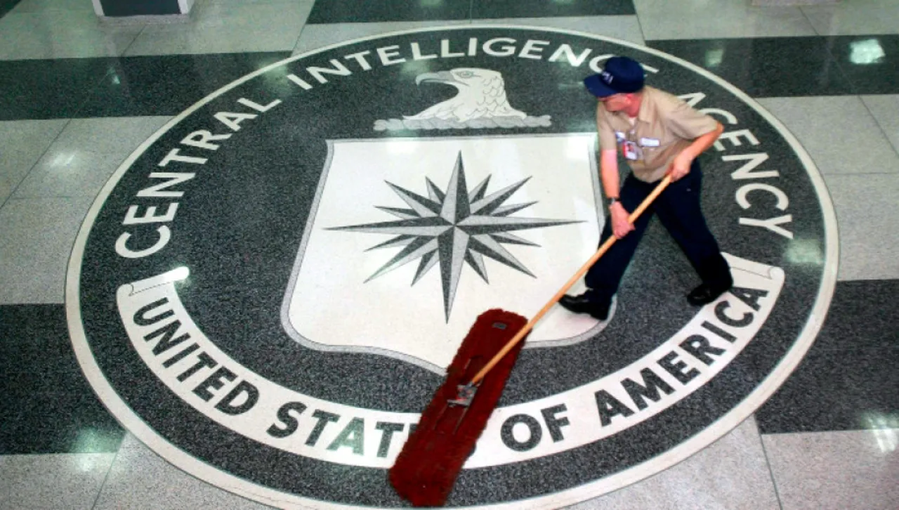 Стрелба пред централата на ЦРУ, задържана е жена 