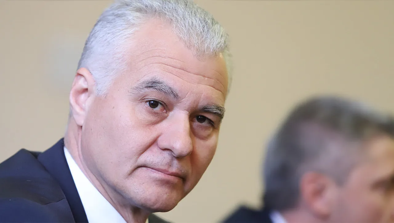  Парламентарната вътрешна комисия изслушва концепцията на стария нов кандидат чиято
