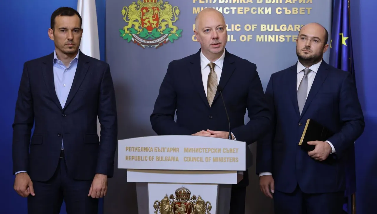 Държавата предложи помощ за проблема с боклука на София - Терзиев твърди, че се справя 