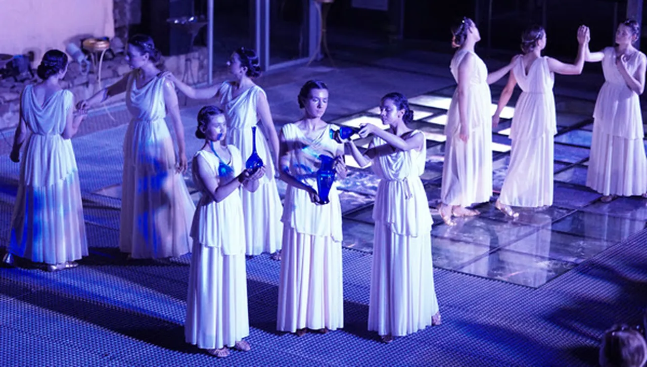 Открит е новият сезон на Фестивал Тракийски Мистерии с "НИФЕУИ Мистерия на водата" в Акве Калиде