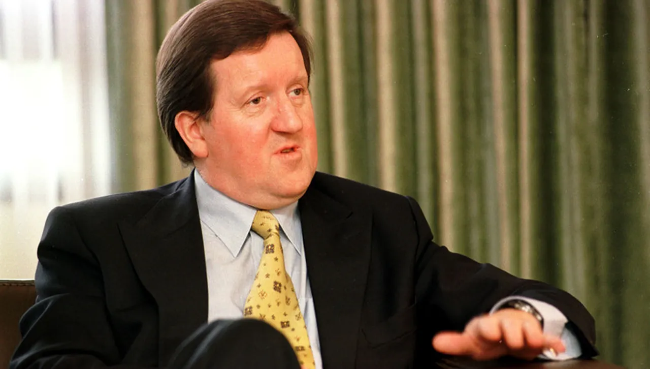 Бившият шеф на НАТО лорд Робъртсън: Гответе се за война, вече сме под атака