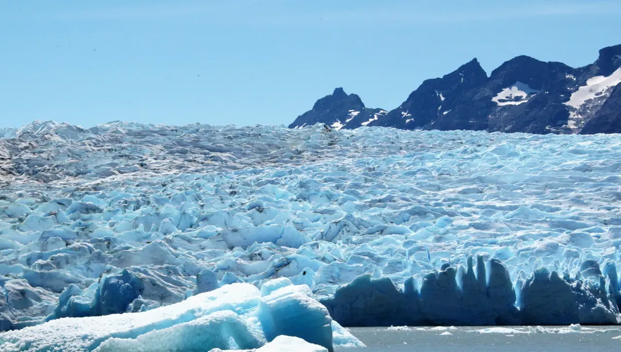 Не по малко притеснителна е и агресивната риторика на американският