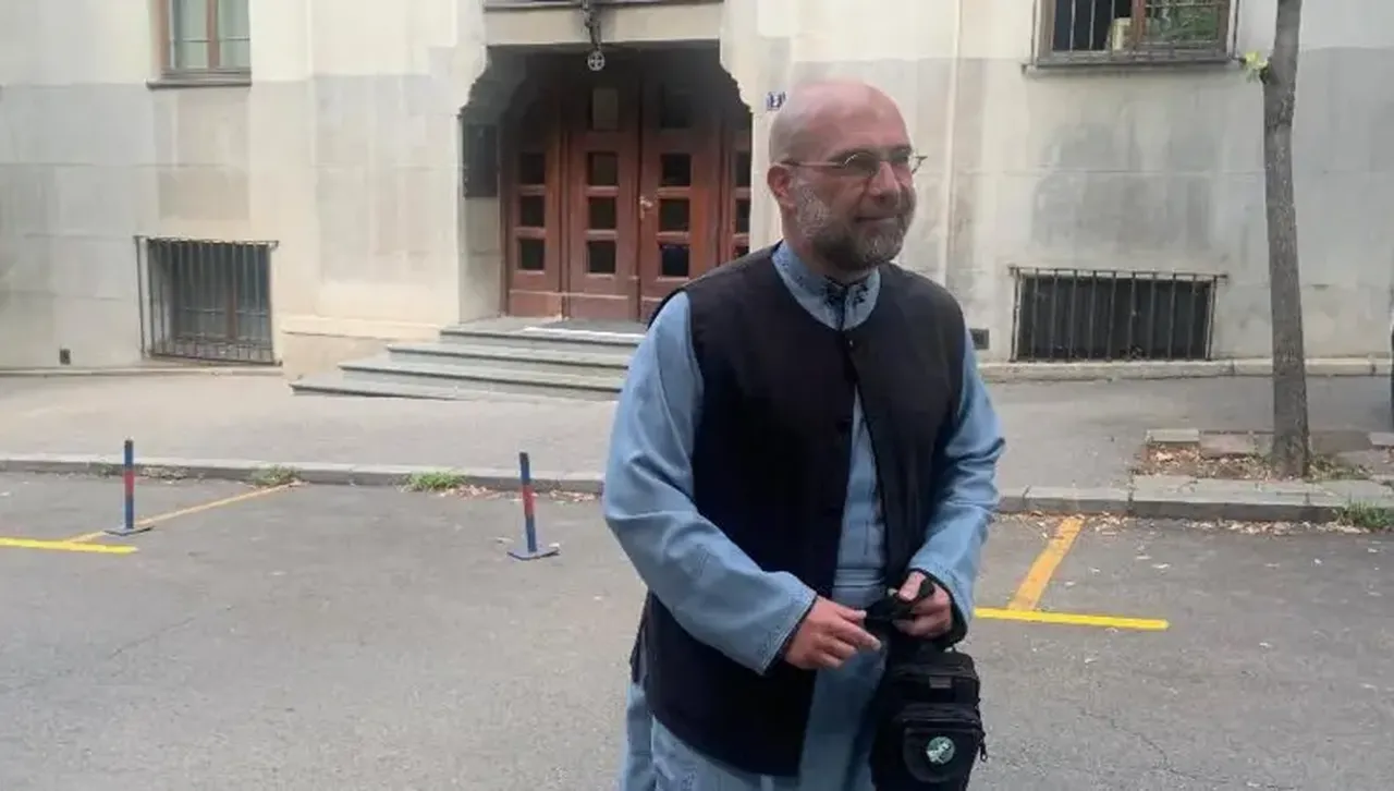 Пратиха на съд двама сръбски богослови - критици на църквата и режима на Вучич