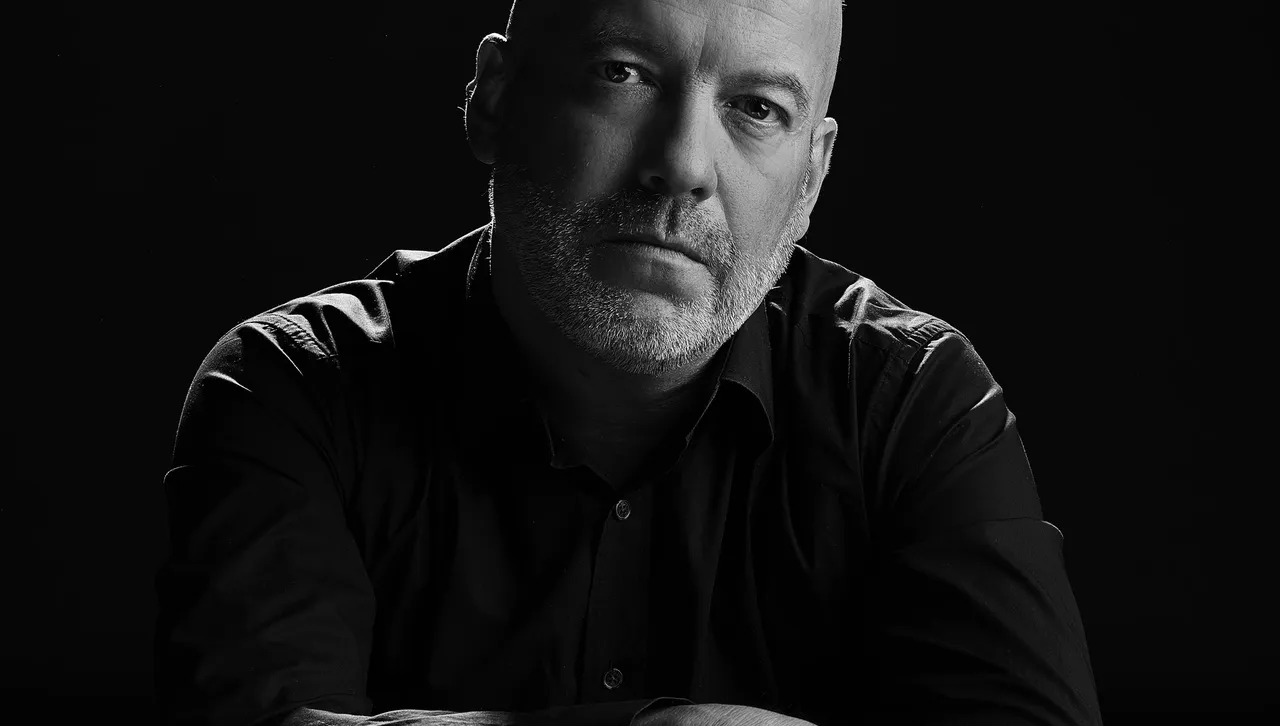 Иво Сиромахов писател драматург актьор радио и тв водещ Стефан Мавродиев