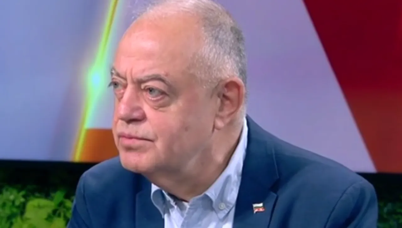 По думите му Румен Радев е човек с червен хастар